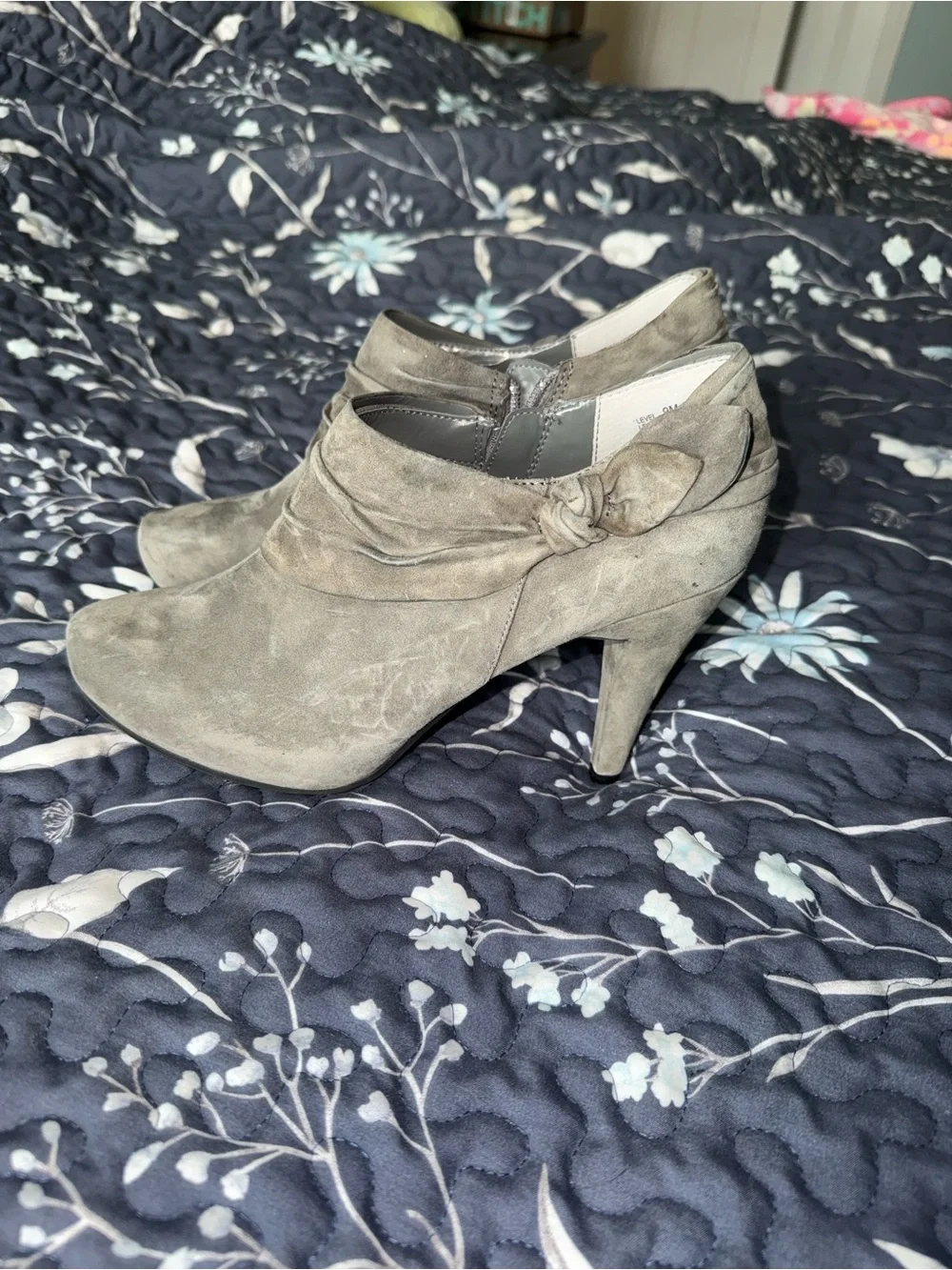 me too Gray Suede Ankle Booties with Side Knot